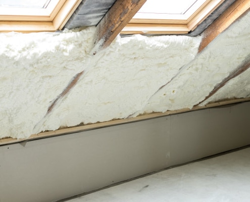 Tout savoir sur l'isolation de combles par flocage